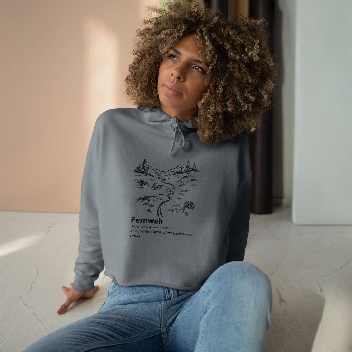 Fernweh Crop Hoodie - Adventure-Inspired Casual Wear