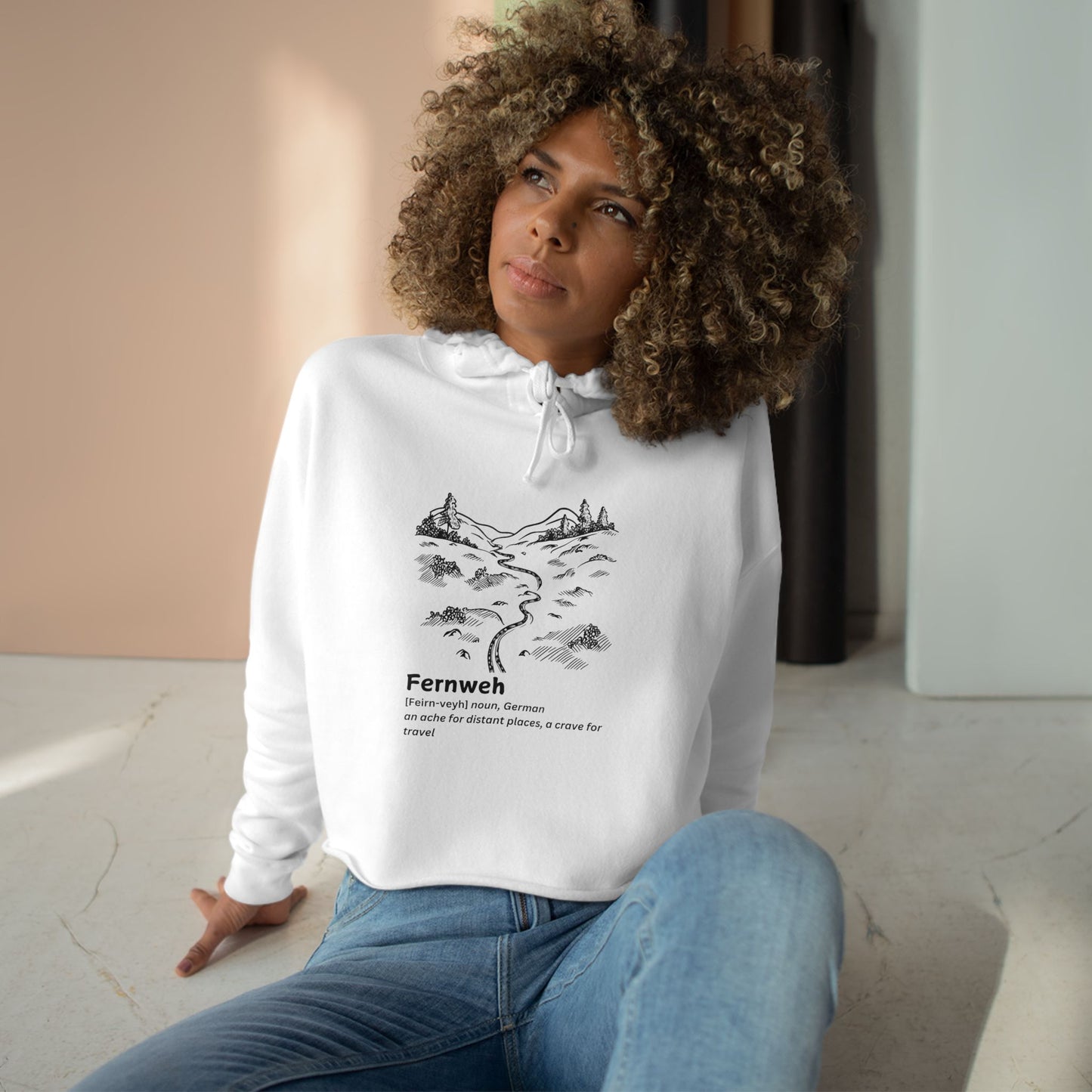 Fernweh Crop Hoodie - Adventure-Inspired Casual Wear
