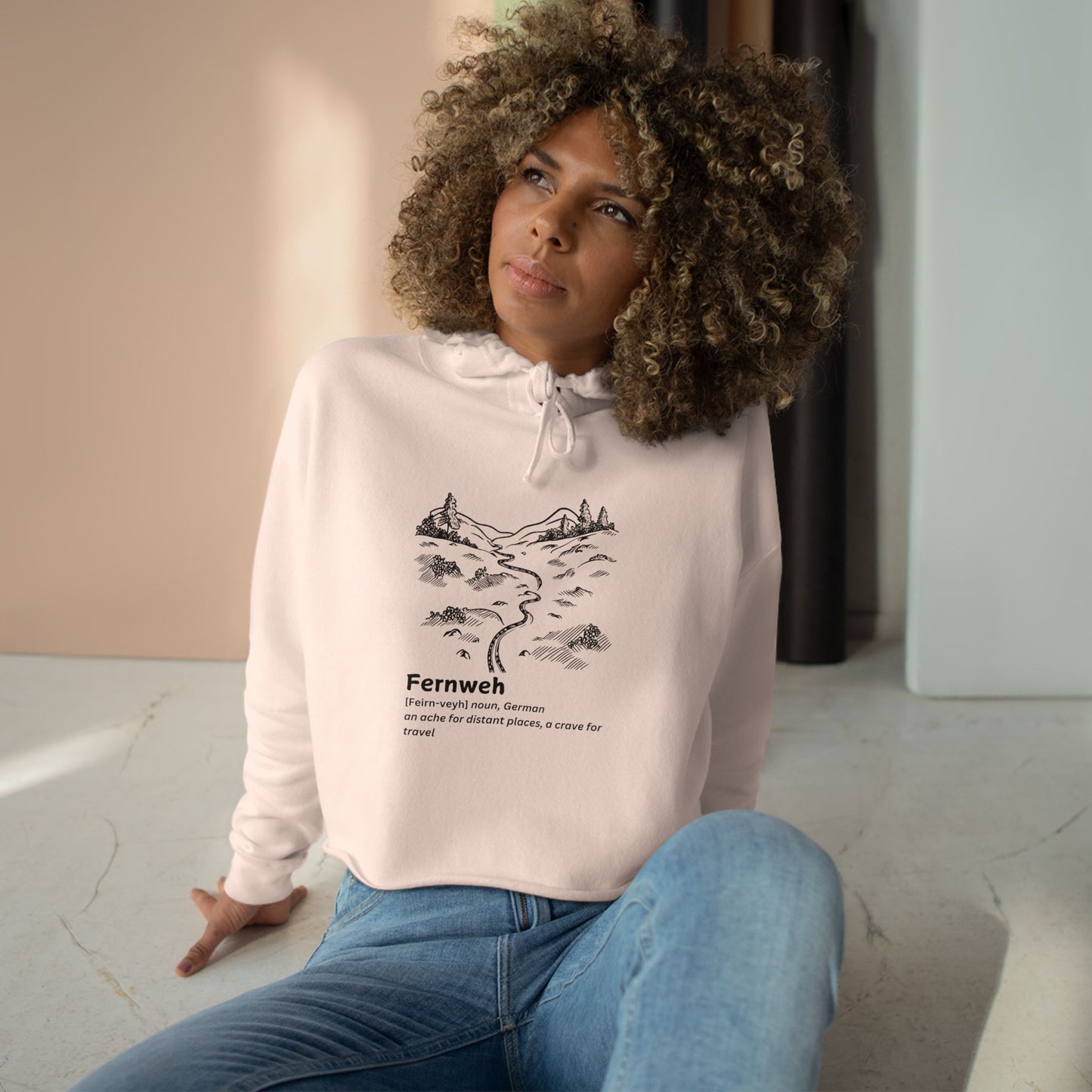 Fernweh Crop Hoodie - Adventure-Inspired Casual Wear